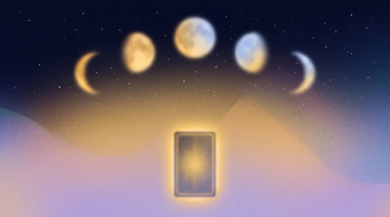 Một lá tarot dưới bốn pha trăng trên nền trời đêm